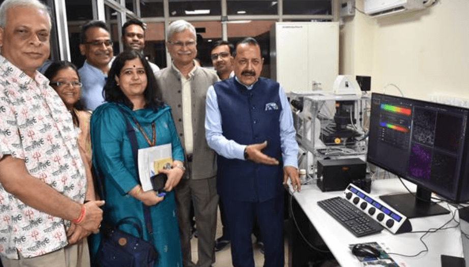 Union Minister of State (Independent Charge) for Science &Technology, Jitendra Singh on Sunday visited the Banaras Hindu University (Photo credit/PIB)