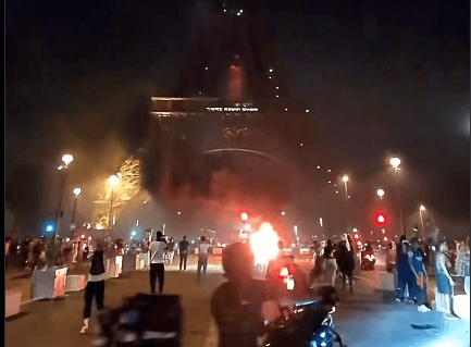 Violence breaks out across Paris (Photo/X)